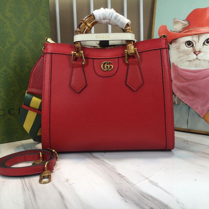G*u*i shopping bags
